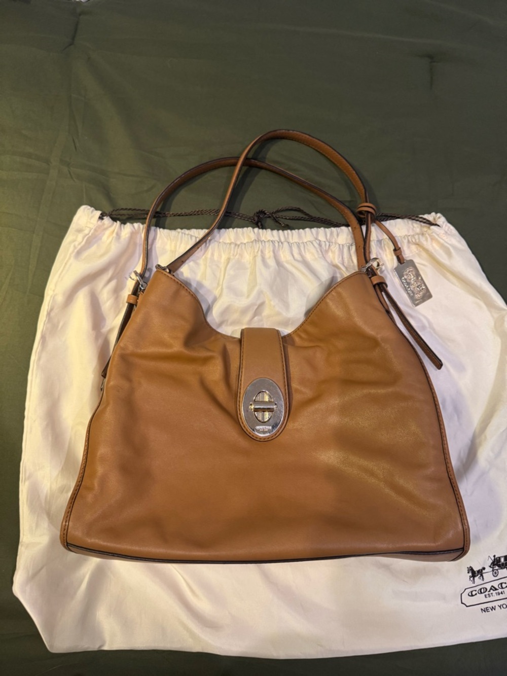 Authentic Coach Madison Carlyle Tan Leather Shoulder Bag with Turn-Lock Closure